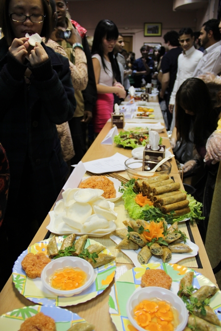 Vietnamese dishes enchant international students